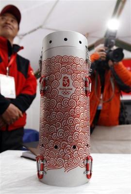 everest olympic torch.JPG