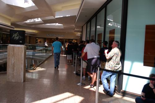 west farms apple store 2.jpg