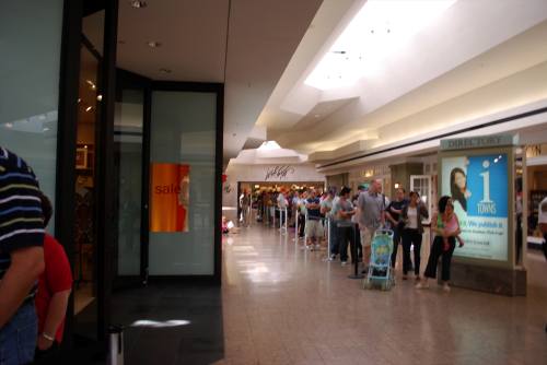 westfarms mall apple 3.jpg