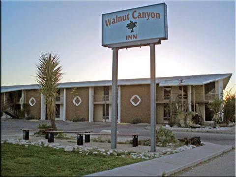 whites city motel 2.jpg