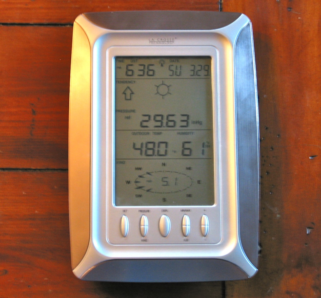 La Crosse Technology Professional Weather Center Review 1 weatherstation4.jpg