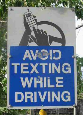 Banning phone and texting while driving doesnt work | Gear Diary