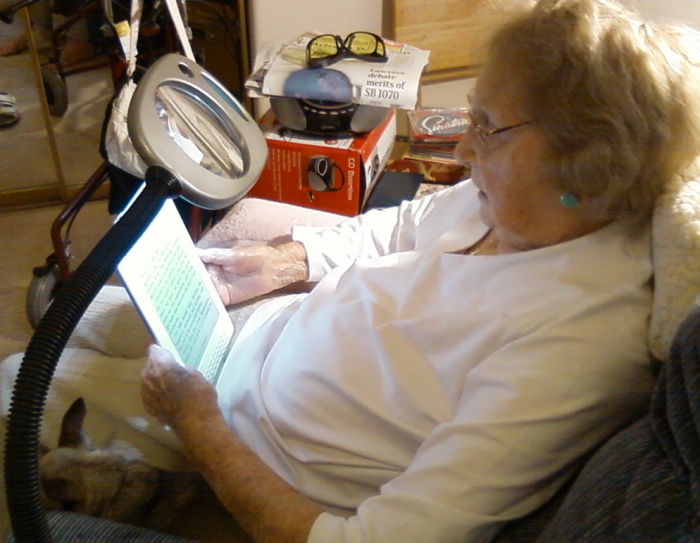 Amazon Kindle DX Makes Difference In Centenarian's Life