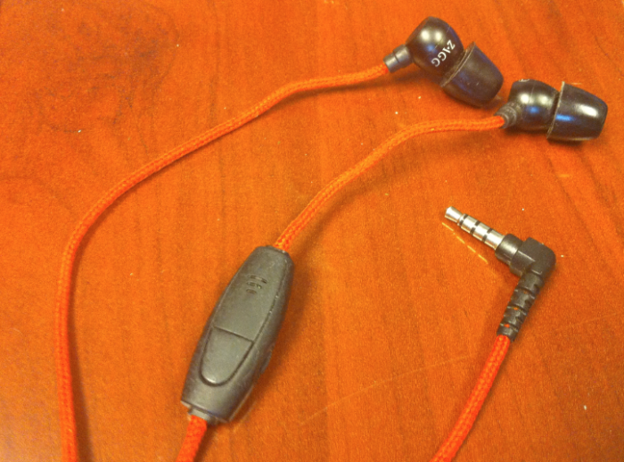 Gear vs Gear- Zagg Z-Buds, Apple’s In-Ear headphones, and Etymotic HF2 headphones
