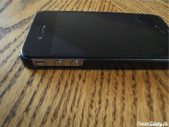 Gear vs Gear- Incipio Pearl Metal feather and the Incase Clear Snap Case for iPhone 4