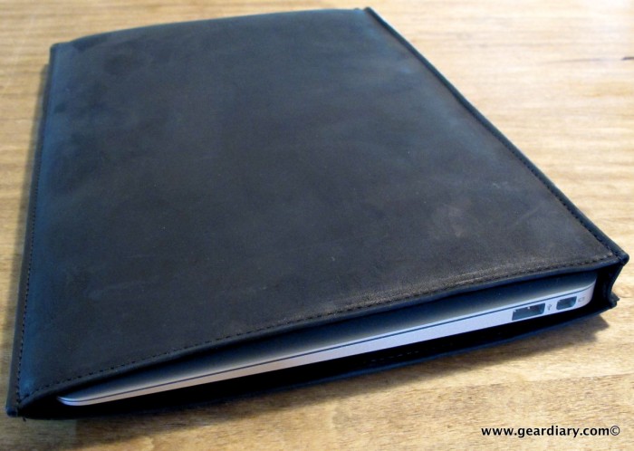AUTUM Straight Jacket Review: An Insanely Simple Leather MacBook Air Sleeve