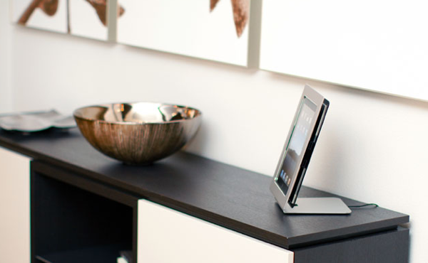 iPad Accessory Review: miFrame Photo Frame Dock for iPad 1 Google Chrome