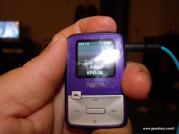  Player Reviews 2011 on The Sansa Clip Zip Mp3 Player Review   Gear Diary