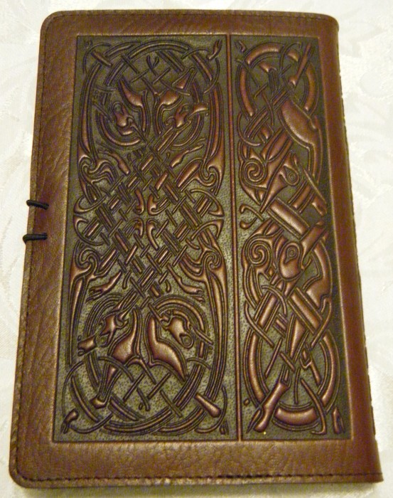 Oberon Design Celtic Hounds Kindle Fire Cover Review