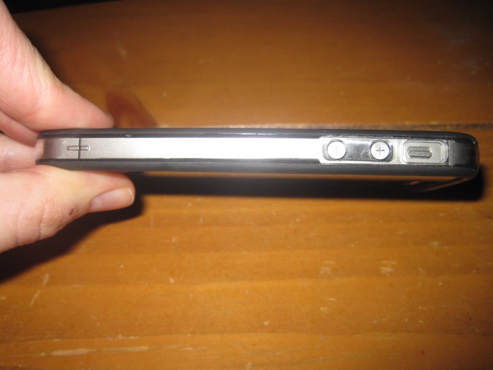 Chivel iPhone 4S Clear and Black Bumper Review