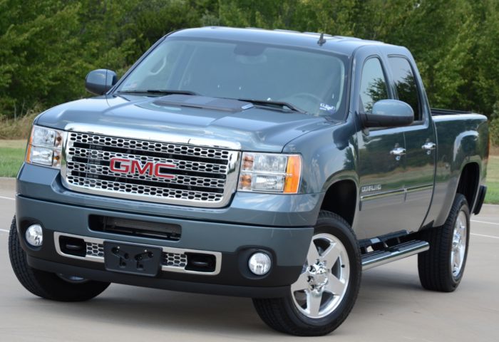 GMC Sierra 2500 HD Denali Blends Denim and Diamonds With Leather and Lace
