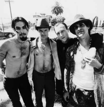 Jane's Addiction Releases a 3D Concert Video of 'Been Caught Stealing'