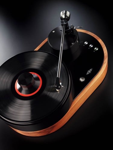 AMG Viella 12 Redefines the Classic Turntable