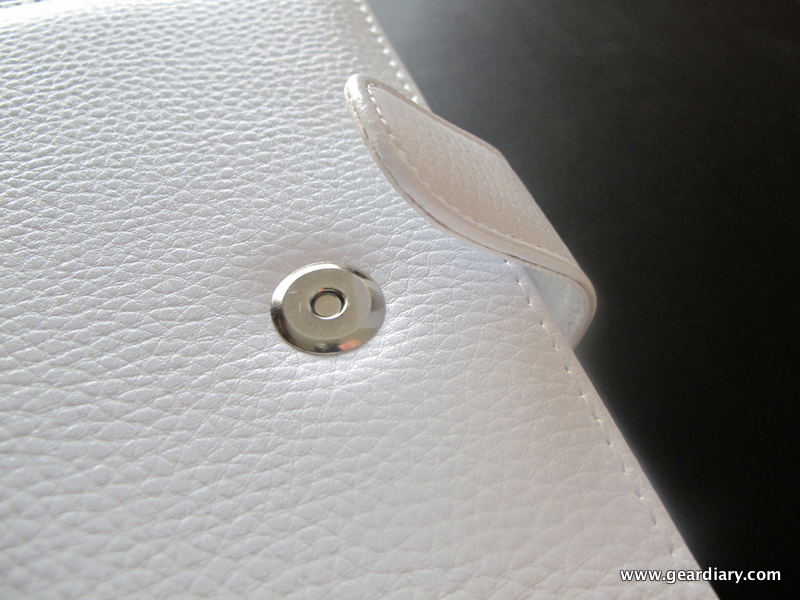 Review: White Leather iPad Case is Classic Apple